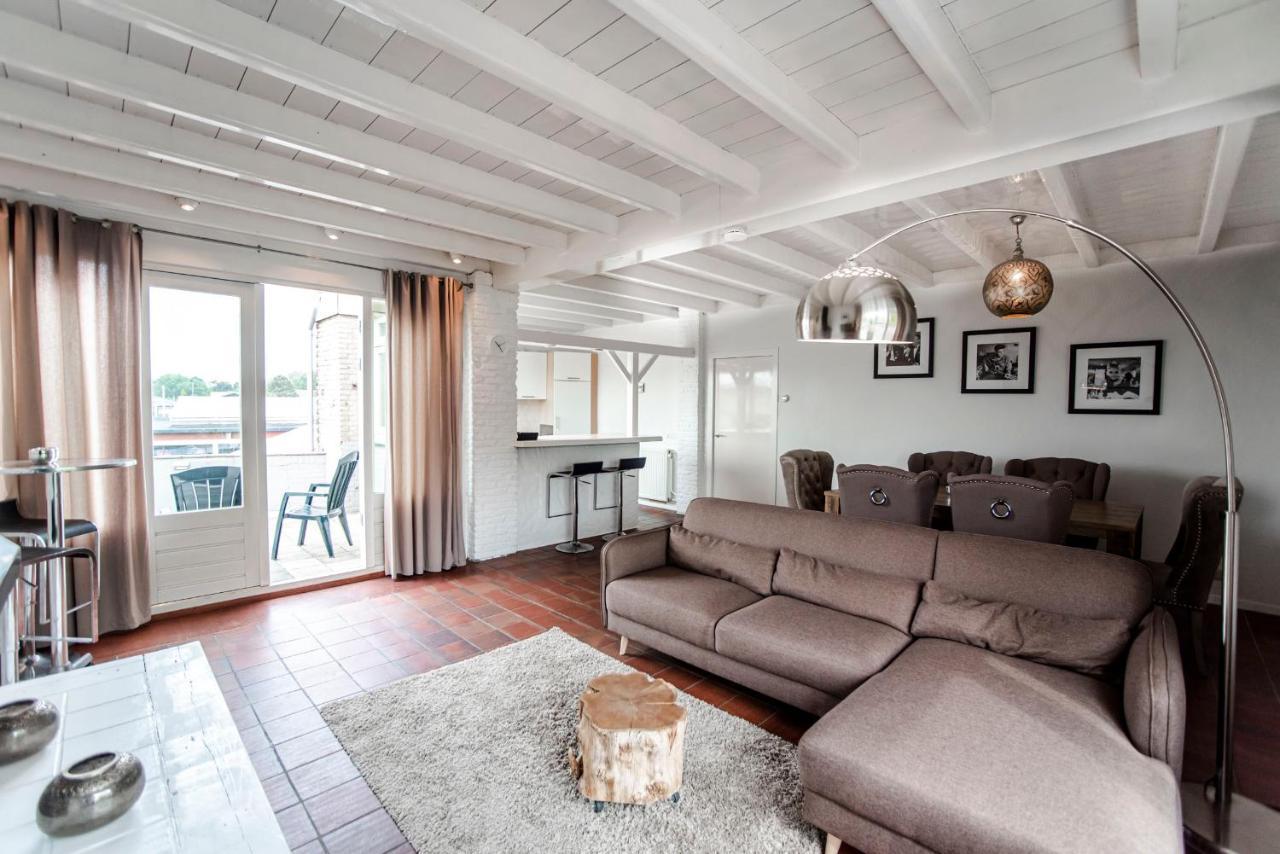 North Spacious 2 Bedroom *